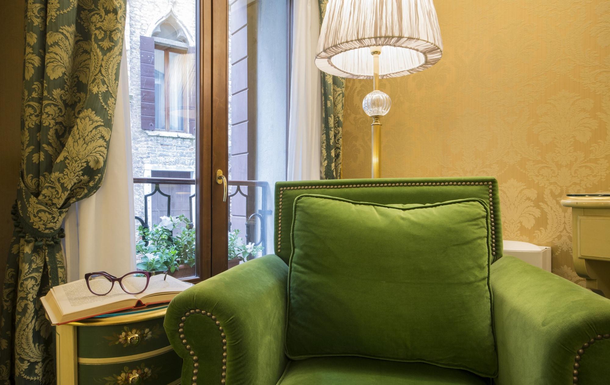 Hotel Becher Венеция Екстериор снимка