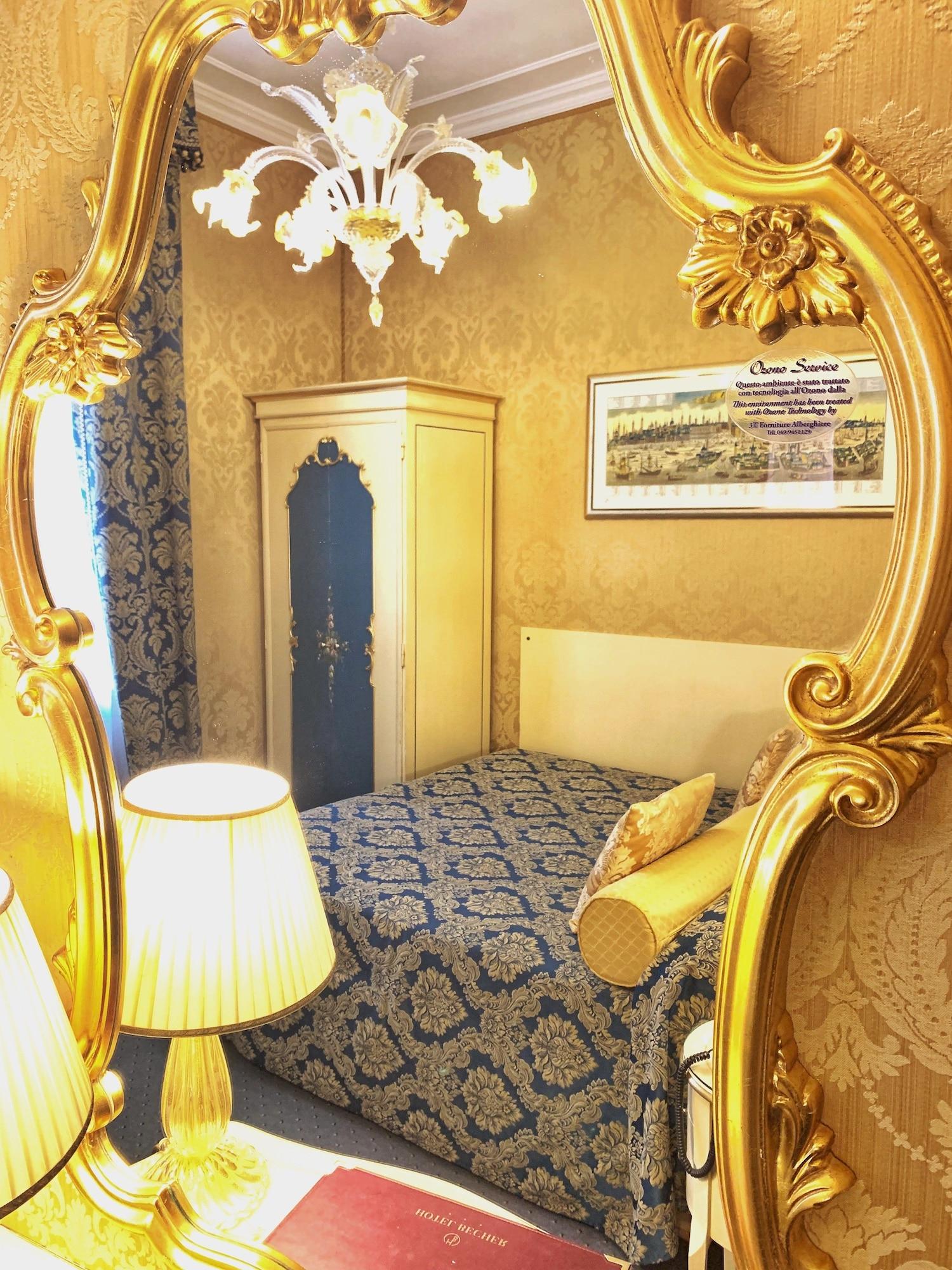 Hotel Becher Венеция Екстериор снимка