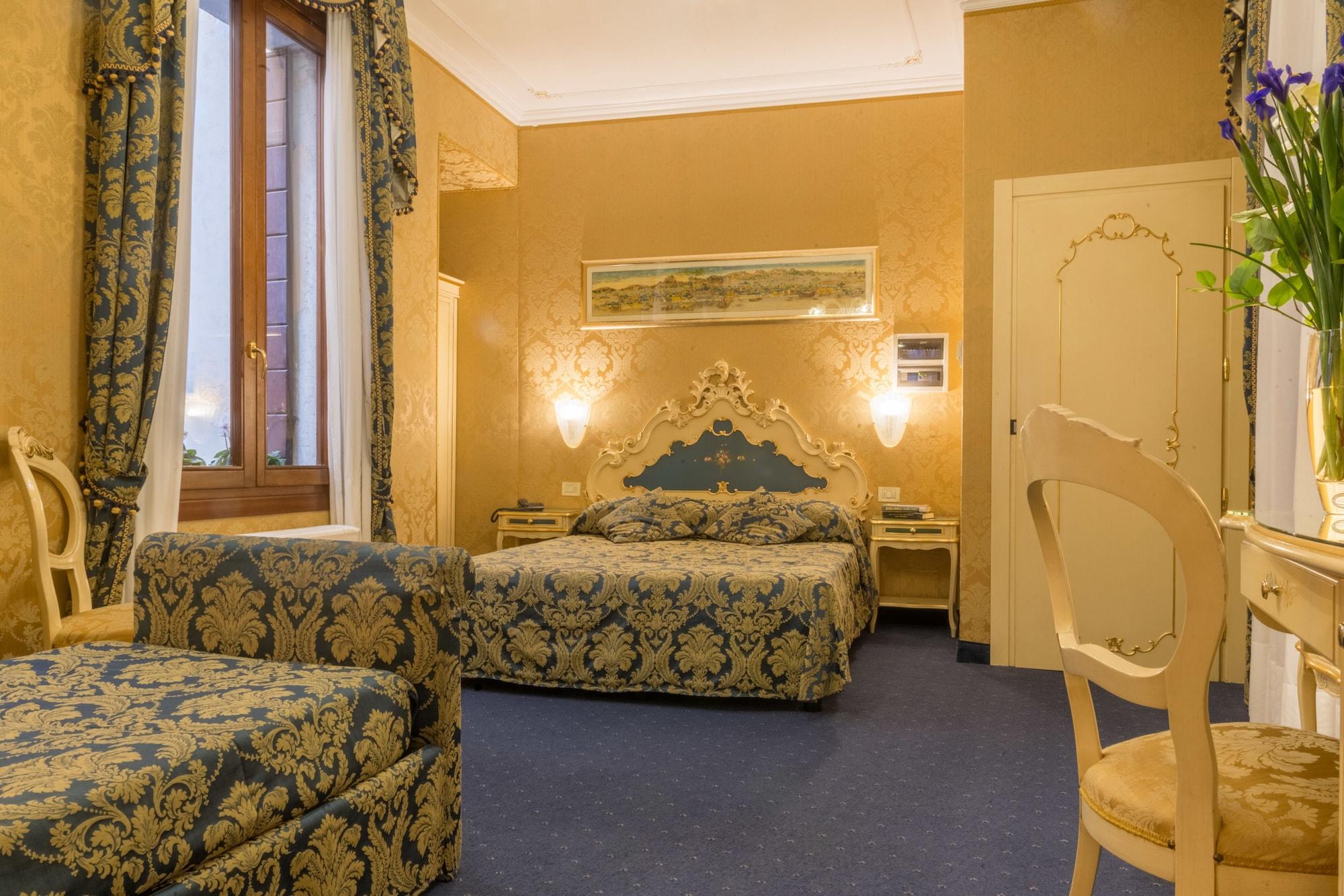 Hotel Becher Венеция Екстериор снимка