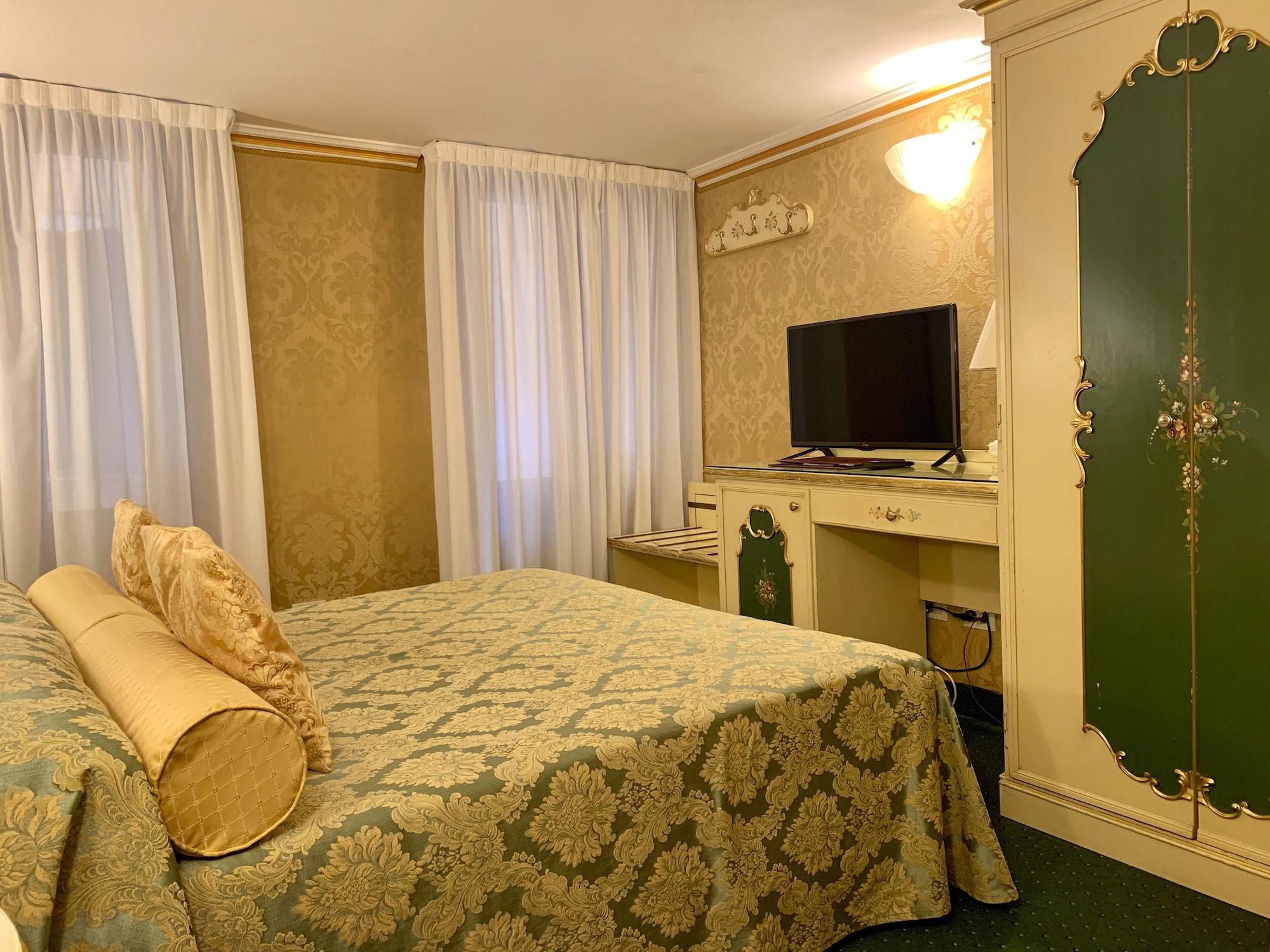 Hotel Becher Венеция Екстериор снимка