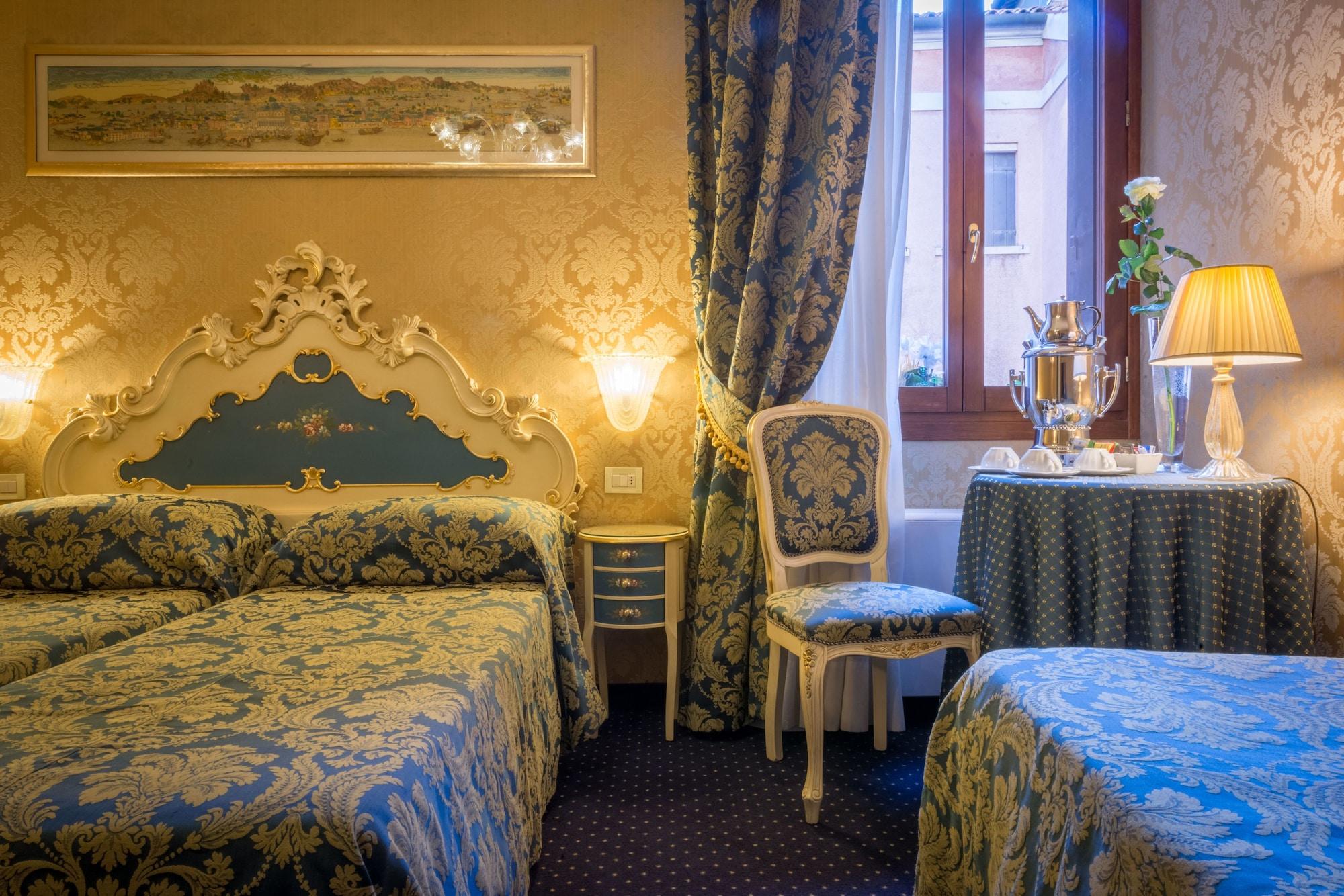 Hotel Becher Венеция Екстериор снимка