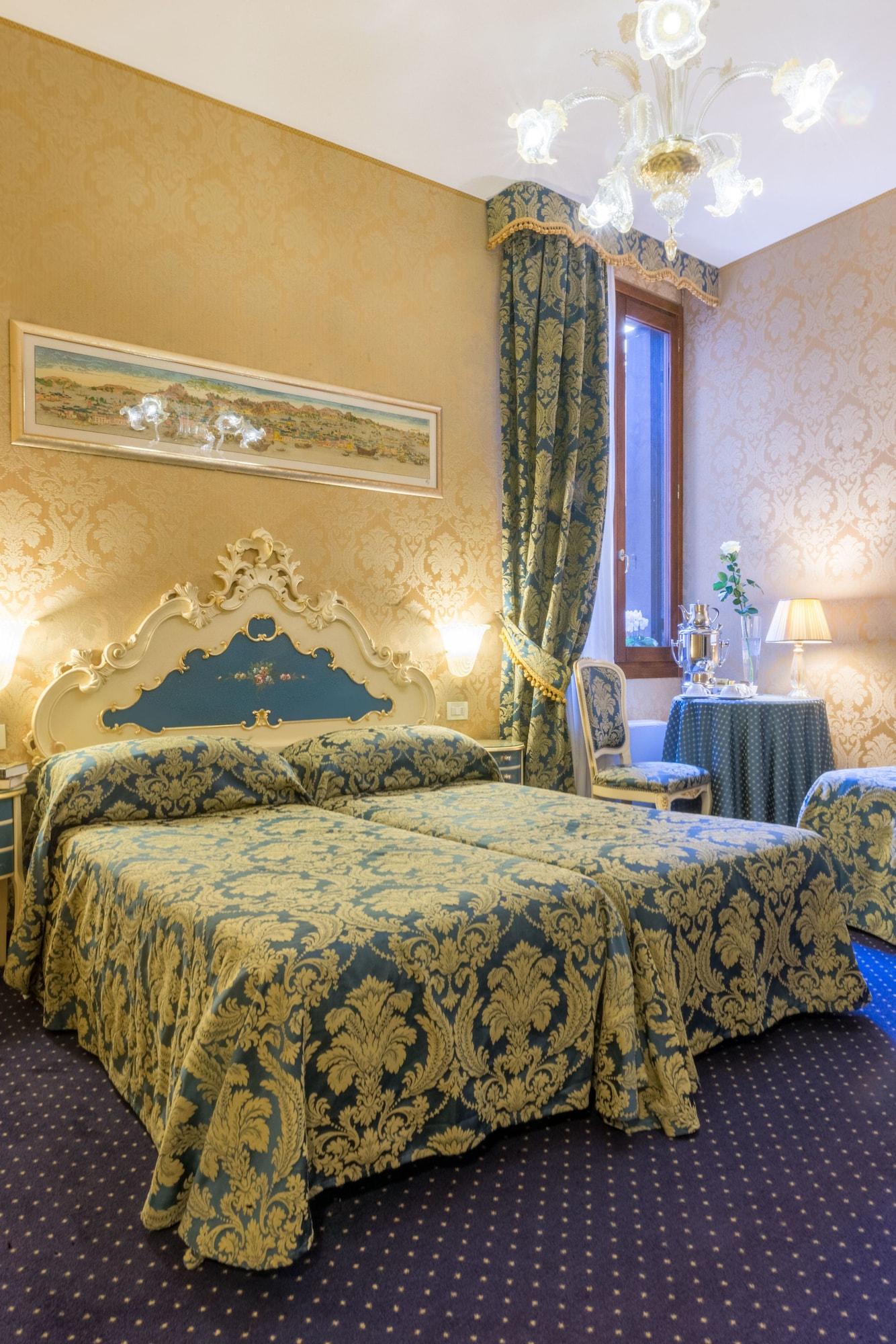Hotel Becher Венеция Екстериор снимка