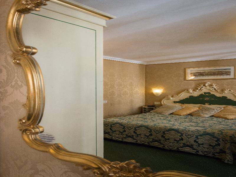 Hotel Becher Венеция Екстериор снимка