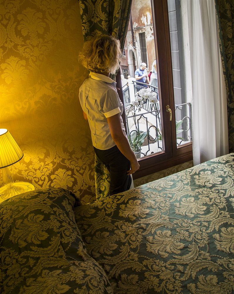 Hotel Becher Венеция Екстериор снимка