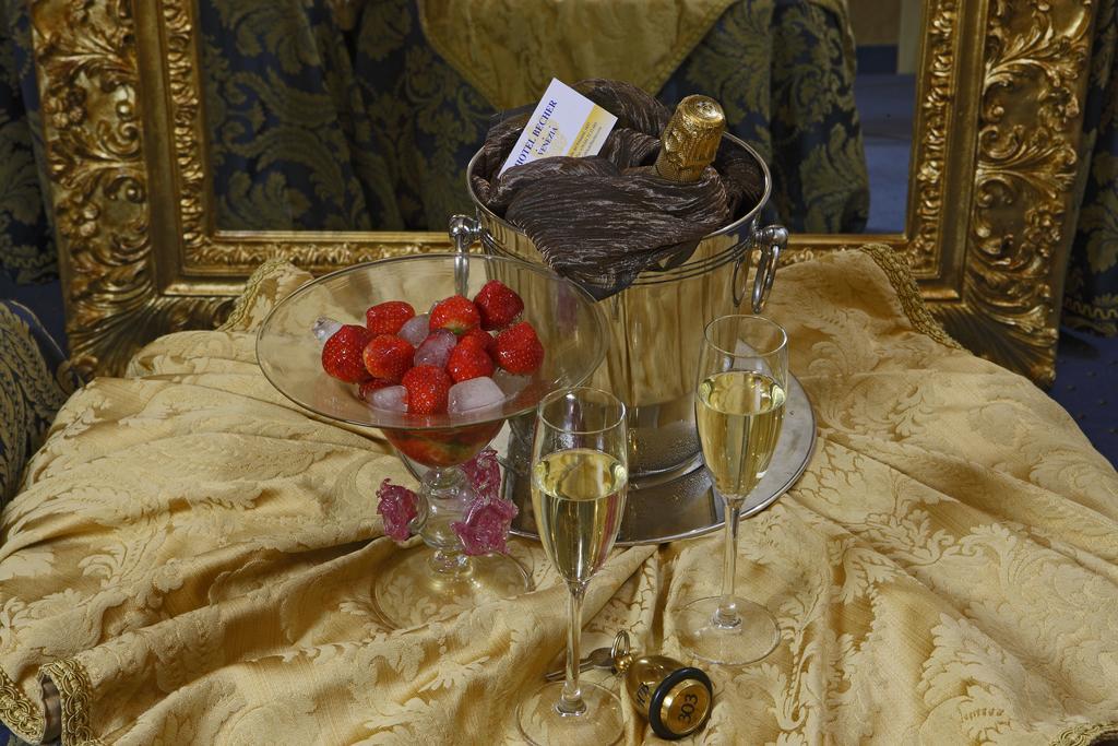 Hotel Becher Венеция Екстериор снимка