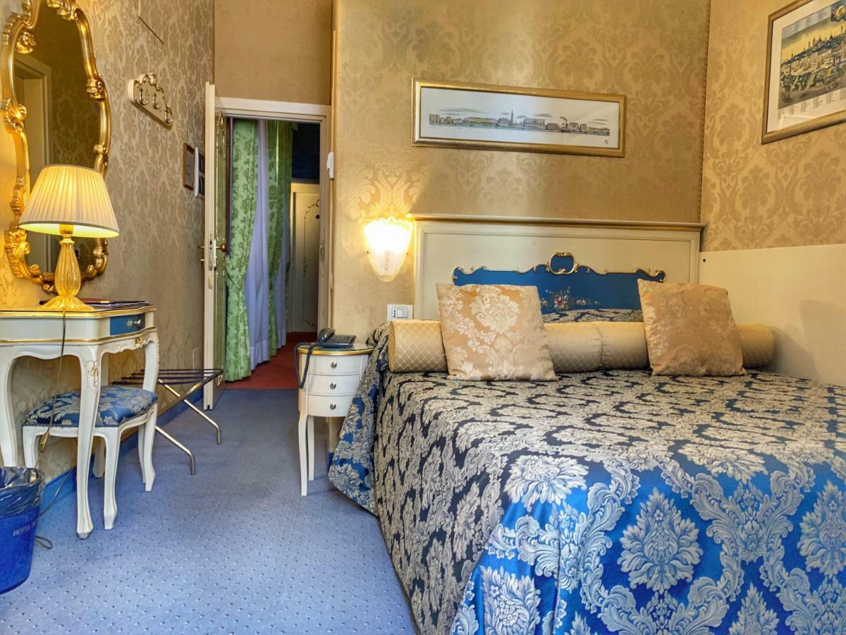 Hotel Becher Венеция Екстериор снимка